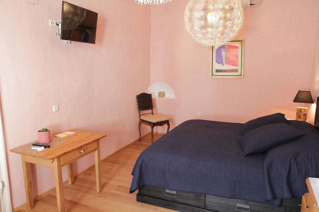 Unser Rosa Haus Fuer Sie رست الغرفة الصورة